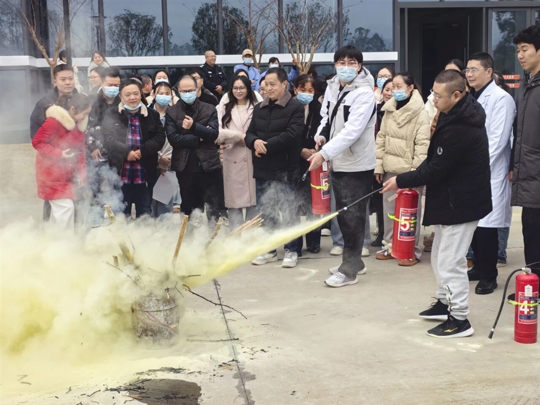 筑牢安全防线 守护平安院区 | 我院成功举办全员消防安全培训与应急演练